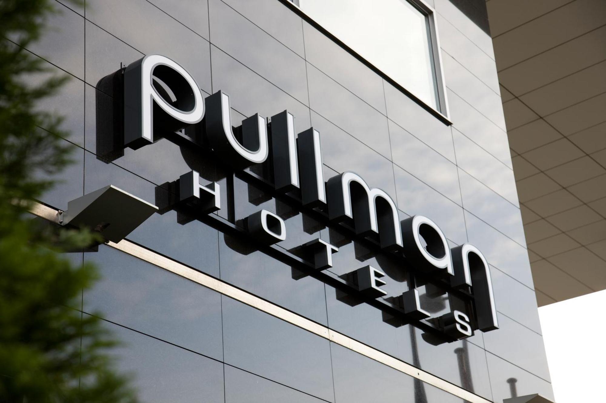 Hotel Pullman Colonia Exterior foto